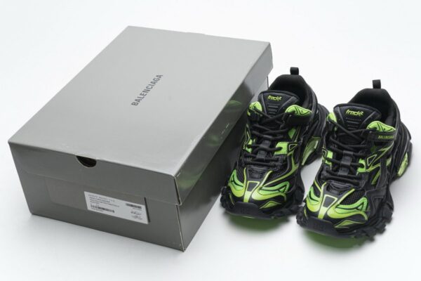 568615 W2GN1 1012 Blenciaga Track 2 Sneaker Black Green - Image 3